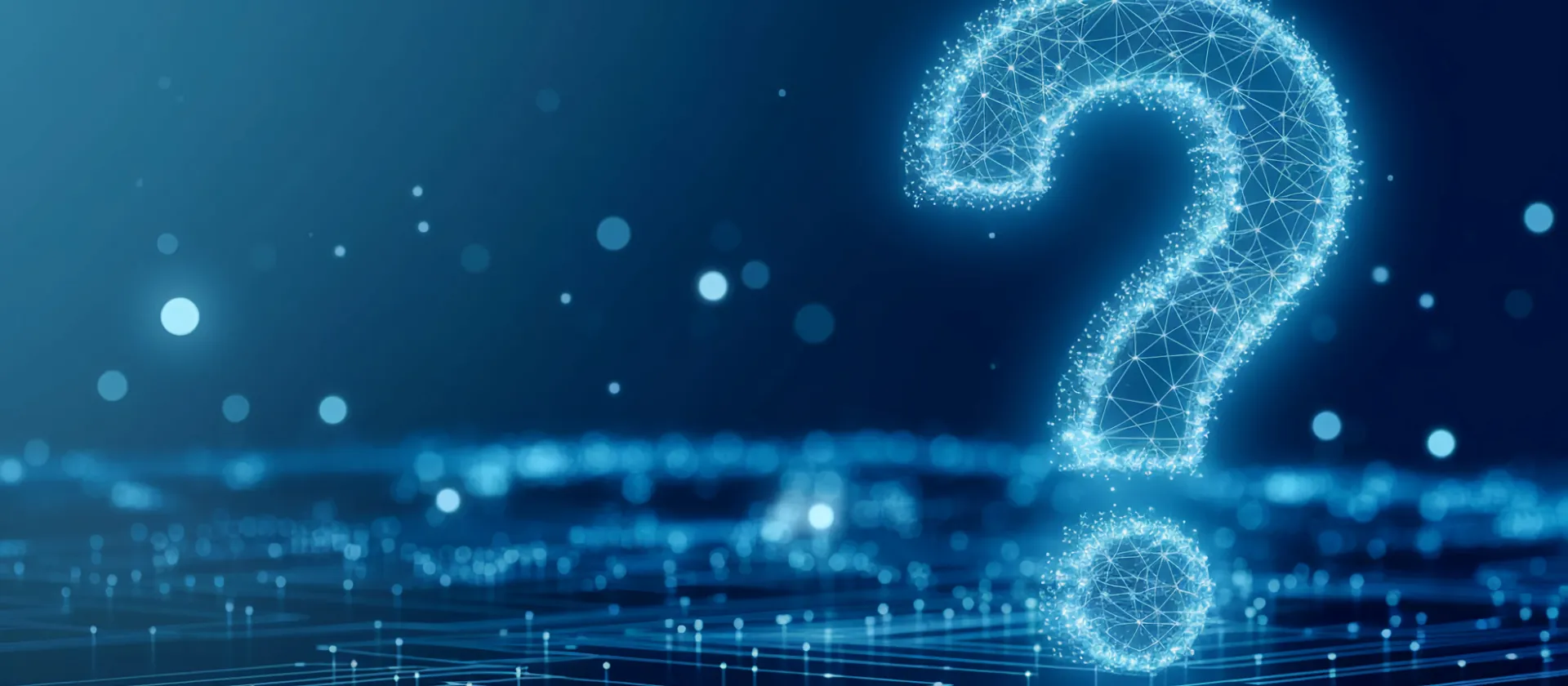 Leuchtendes digitales Fragezeichen in futuristischem Design auf dunklem Hintergrund